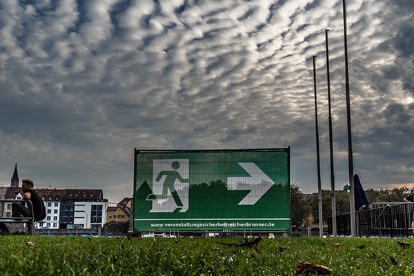 Notausgang-Banner Exit Event Fluchtweg Eichenbrenner Veranstaltungssicherheit EVS Safety Konstanz Bodensee